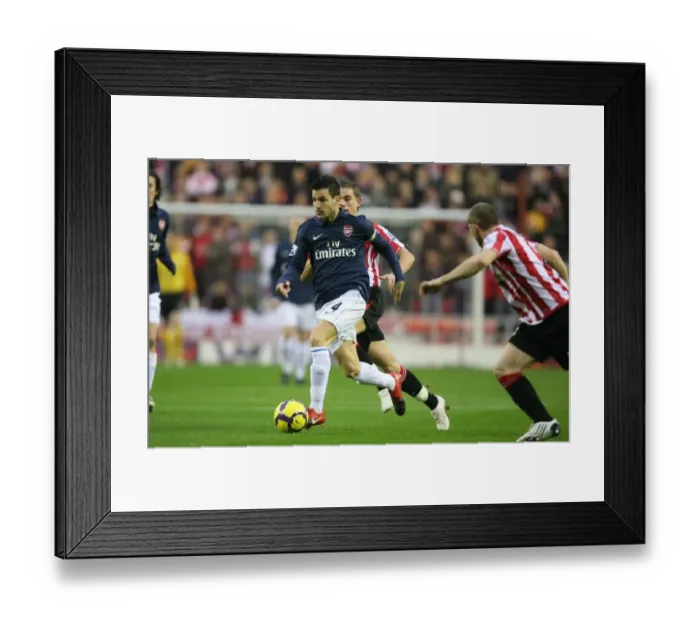 Framed Print : Cesc Fabregas (Arsenal) Jordan Henderson (Sunderland). Sunderland 1: 0 Arsenal