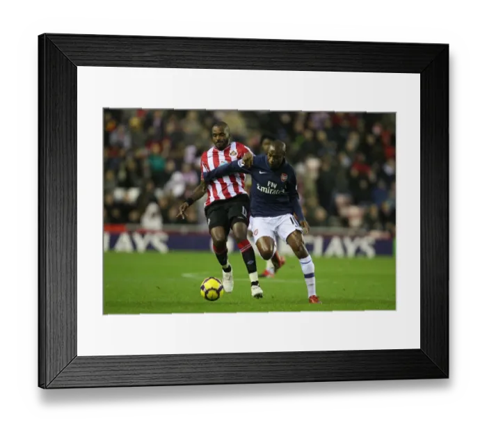Framed Print : Gallas Shuts Down Bent: Arsenal's 1-0 Victory at Sunderland, 2009