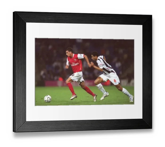 Framed Print : Jeremie Aliadiere (Arsenal) Curtis Davies (WBA)