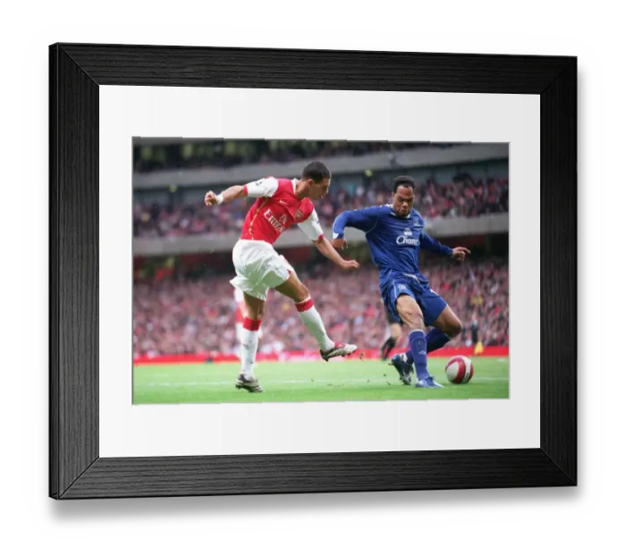 Framed Print : Jeremie Aliadiere (Arsenal) Joleon Lescott (Everton) Framed Print : Jeremie Aliadiere (Arsenal) Joleon Lescott (Everton)