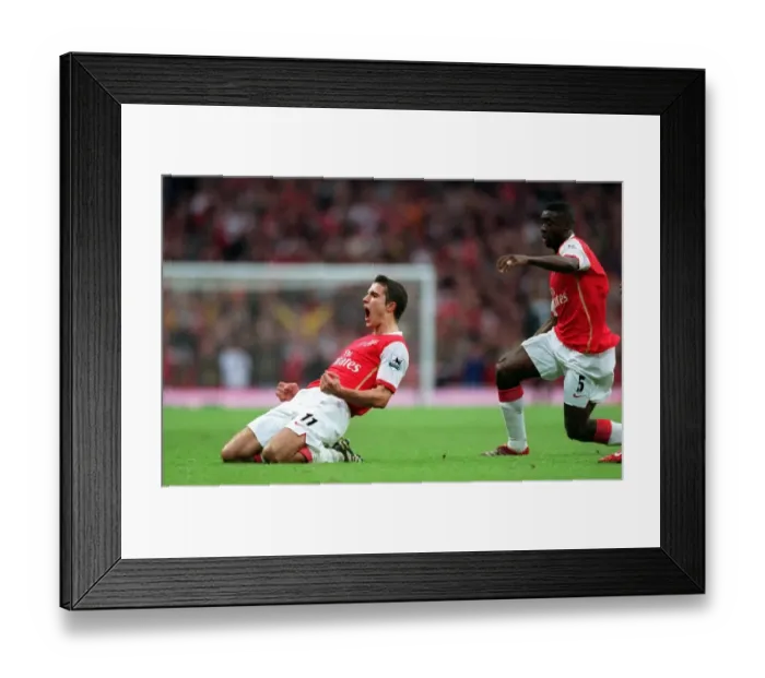 Framed Print : Robin van Persie's Dramatic Free-Kick Goal: Arsenal 1-1 Everton, FA Premier League (2006)