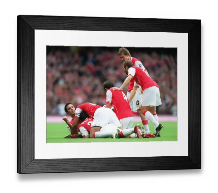Framed Print : Robin van Persie's Epic Free Kick Goal: Arsenal 1-1 Everton, FA Premier League (2006)