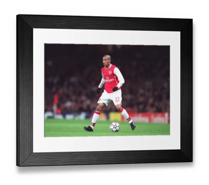 Framed Print : Gael Clichy in Action for Arsenal vs. CSKA Moscow, UEFA Champions League, Emirates Stadium, London (11 / 01 / 06) Framed Print : Gael Clichy in Action for Arsenal vs. CSKA Moscow, UEFA Champions League, Emirates Stadium, London (11 / 01 / 06)