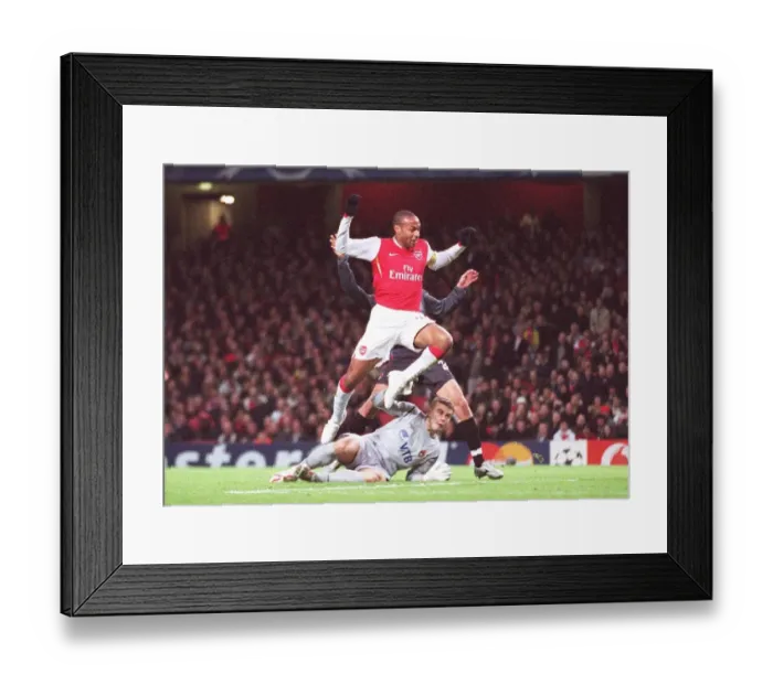 Framed Print : Thierry Henry (Arsenal) Igor Akinfeev (CSKA) Framed Print : Thierry Henry (Arsenal) Igor Akinfeev (CSKA)