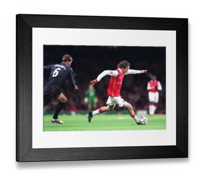 Framed Print : Alex Hleb (Arsenal) Aleksei Berezutskiy (CSKA) Framed Print : Alex Hleb (Arsenal) Aleksei Berezutskiy (CSKA)
