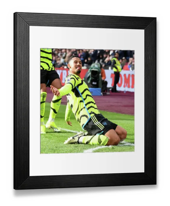 Framed Print : West Ham United v Arsenal FC - Premier League