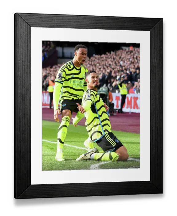 Framed Print : West Ham United v Arsenal FC - Premier League