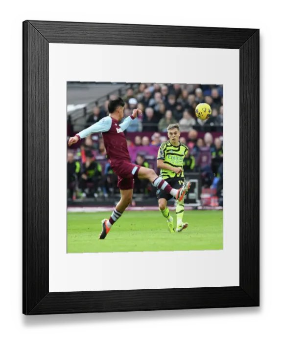 Framed Print : West Ham United v Arsenal FC - Premier League Framed Print : West Ham United v Arsenal FC - Premier League