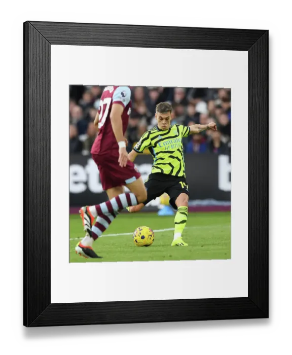 Framed Print : West Ham United v Arsenal FC - Premier League