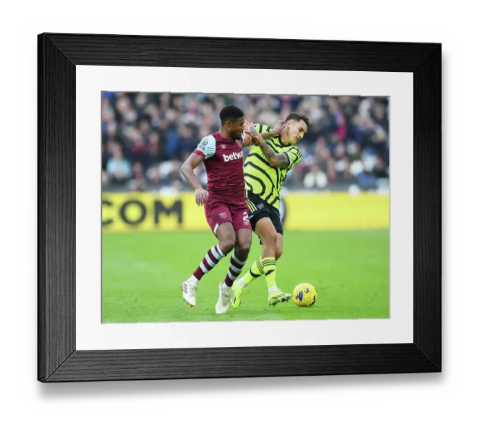 Framed Print : West Ham United v Arsenal FC - Premier League