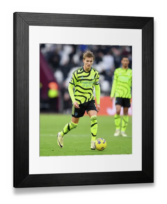 Framed Print : West Ham United v Arsenal FC - Premier League