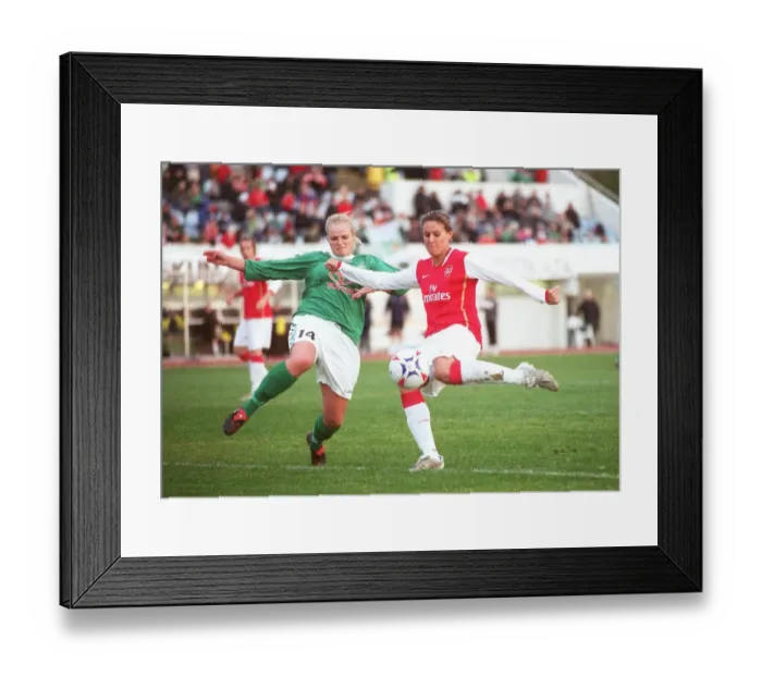 Framed Print : Julie Fleeting (Arsenal) Elin Steinarsdottir (Breidablik)