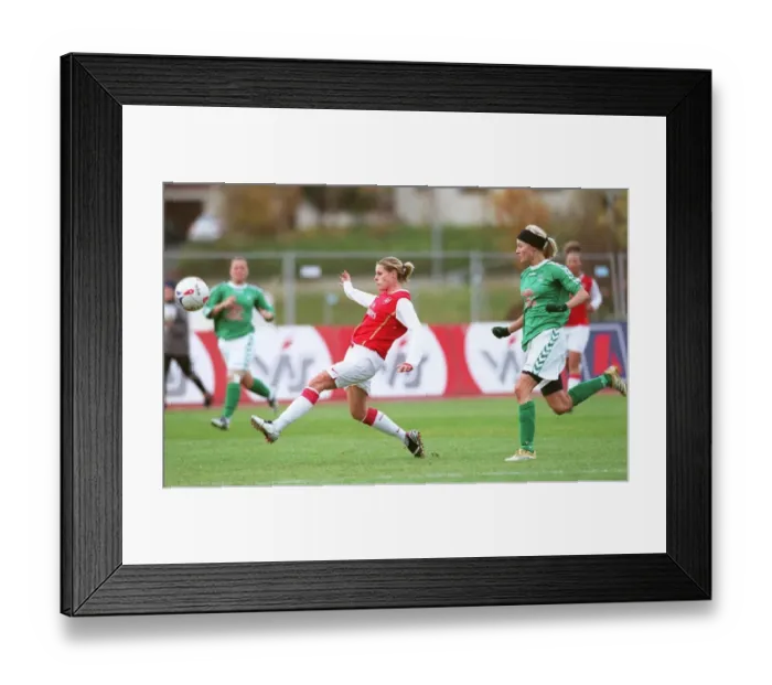 Framed Print : Kelly Smith (Arsenal) Gudrun Gunnarsdottir (Bredablik)