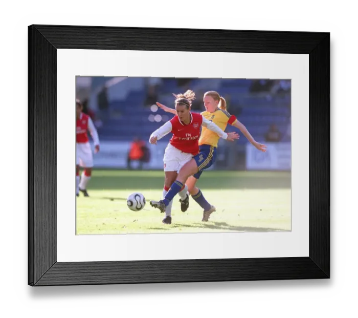 Framed Print : Julie Fleeting (Arsenal) Gitte Andersen (Brondby)