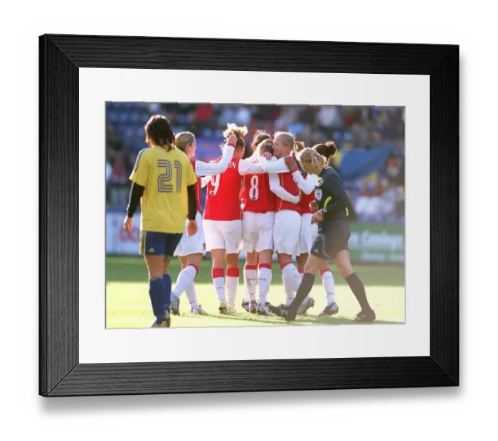 Framed Print : Kelly Smith celebrates scoring Arsenals 1st goal with Lianne Sanderson