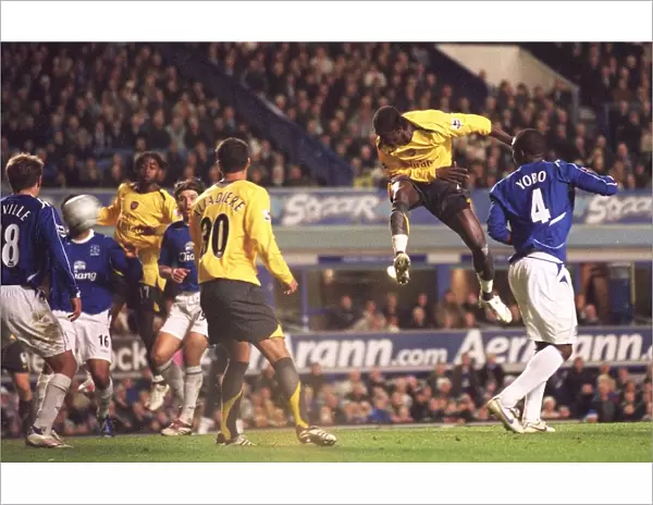 Adebayor's Stunner: Arsenal's Winning Goal vs. Everton in Carling Cup