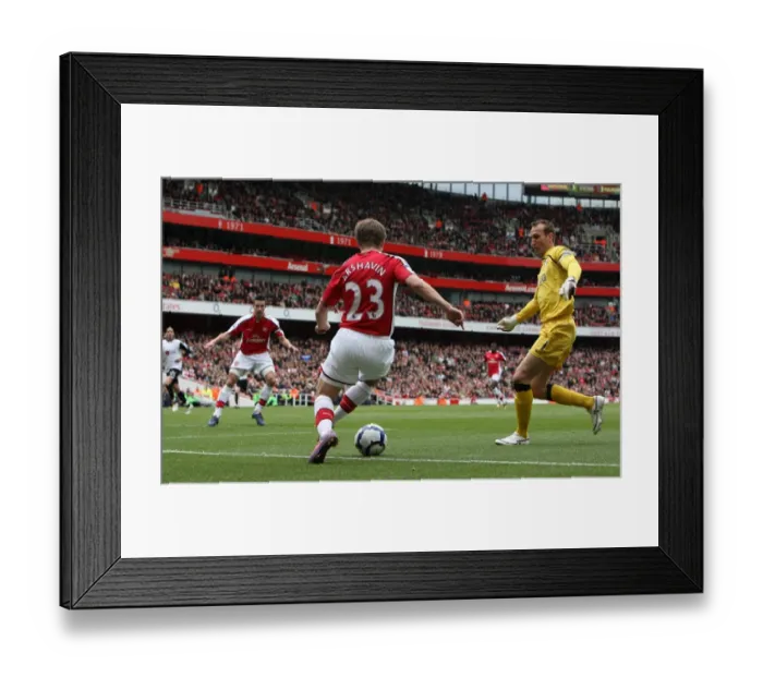 Framed Print : Arshavin's Stunner: Arsenal's 4-0 Victory Over Fulham in the Premier League, 10 / 5 / 10