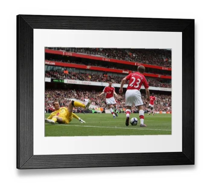 Framed Print : Arshavin's Stunner: Arsenal's 4-0 Thrashing of Fulham (10 / 5 / 10)