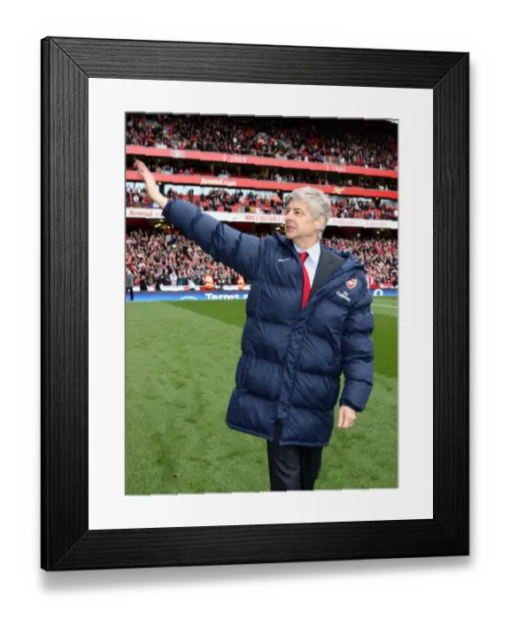 Framed Print : Arsene Wenger the Arsenal Manager. Arsenal 4: 0 Fulham. Barclays Premier League