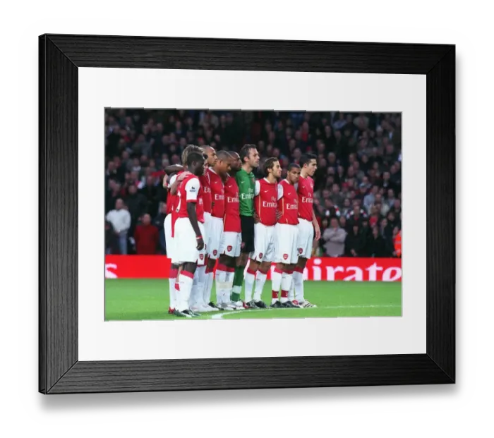 Framed Print : Arsenal Honors Remembrance Day with Silence Ahead of 3:0 Victory over Liverpool
