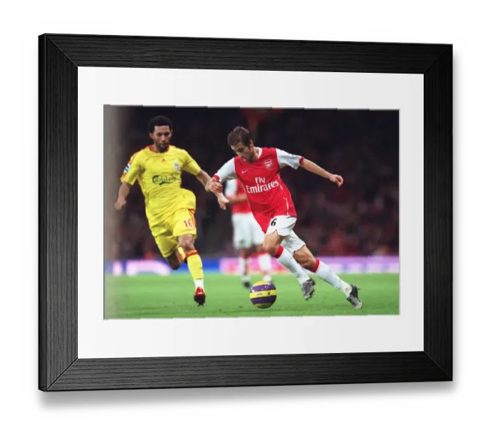 Framed Print : Mathieu Flamini (Arsenal) Jermaine Pennant (Liverpool) Framed Print : Mathieu Flamini (Arsenal) Jermaine Pennant (Liverpool)