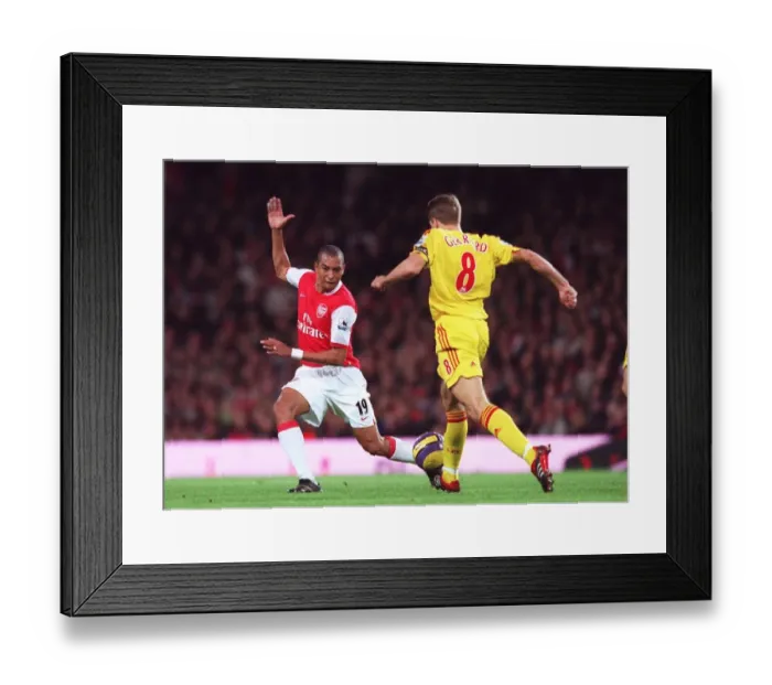 Framed Print : Gilberto (Arsenal) Steven Gerrard (Liverpool)