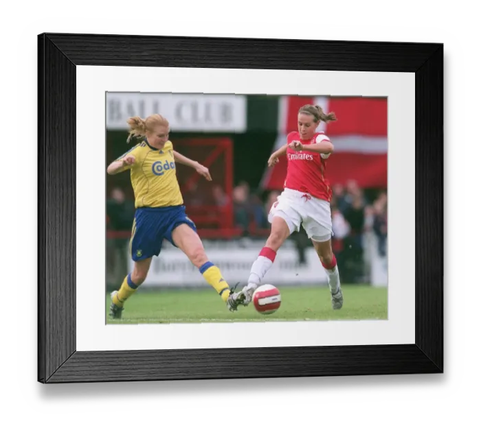 Framed Print : Julie Fleeting (Arsenal) Gitte Andersen (Brondby)