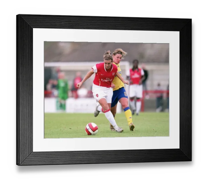 Framed Print : Julie Fleeting (Arsenal) Catherine Pske-Sorensen (Brondby)