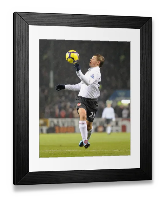 Framed Print : Andrey Arshavin (Arsenal). Burnley 1: 1 Arsenal, Barclays Premier League