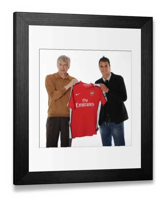 Framed Print : New Arsenal signing Marouane Chamakh with manager Arsene Wenger. Arsenal Training Ground