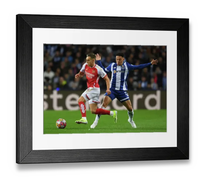 Framed Print : FC Porto v Arsenal FC: Round of 16 First Leg - UEFA Champions League 2023 / 24 Framed Print : FC Porto v Arsenal FC: Round of 16 First Leg - UEFA Champions League 2023 / 24