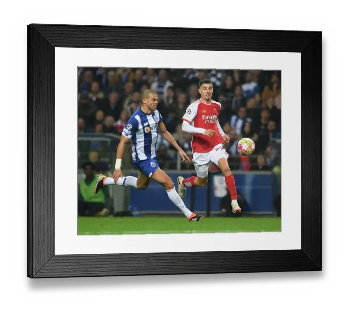 Framed Print : FC Porto v Arsenal FC: Round of 16 First Leg - UEFA Champions League 2023 / 24 Framed Print : FC Porto v Arsenal FC: Round of 16 First Leg - UEFA Champions League 2023 / 24