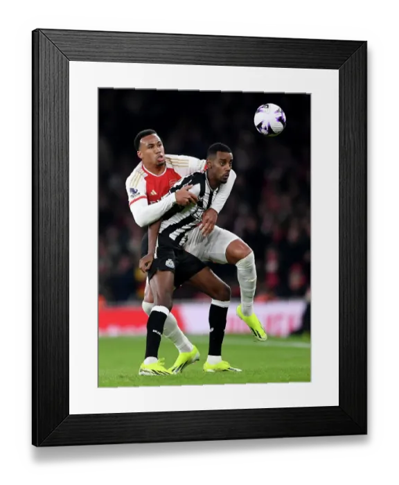 Framed Print : Arsenal FC v Newcastle United - Premier League