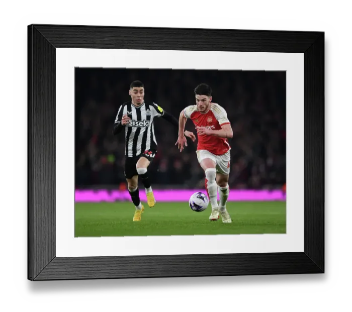 Framed Print : Arsenal FC v Newcastle United - Premier League