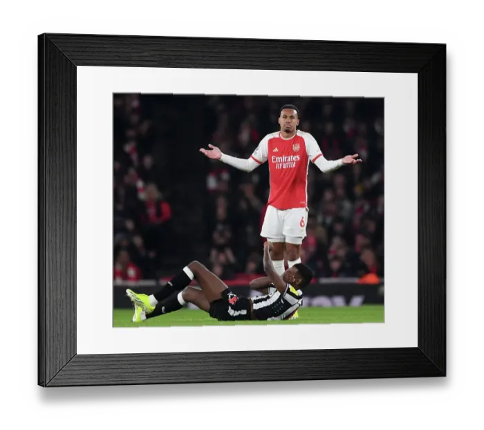 Framed Print : Arsenal FC v Newcastle United - Premier League