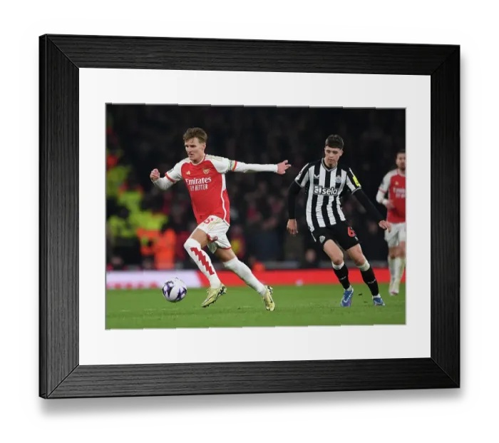 Framed Print : Arsenal FC v Newcastle United - Premier League Framed Print : Arsenal FC v Newcastle United - Premier League