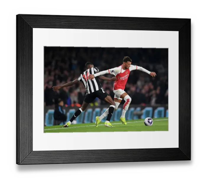 Framed Print : Arsenal FC v Newcastle United - Premier League