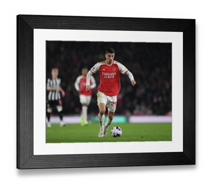 Framed Print : Arsenal FC v Newcastle United - Premier League