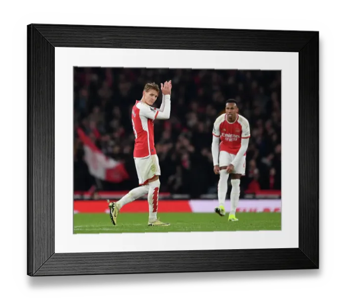 Framed Print : Arsenal FC v Newcastle United - Premier League
