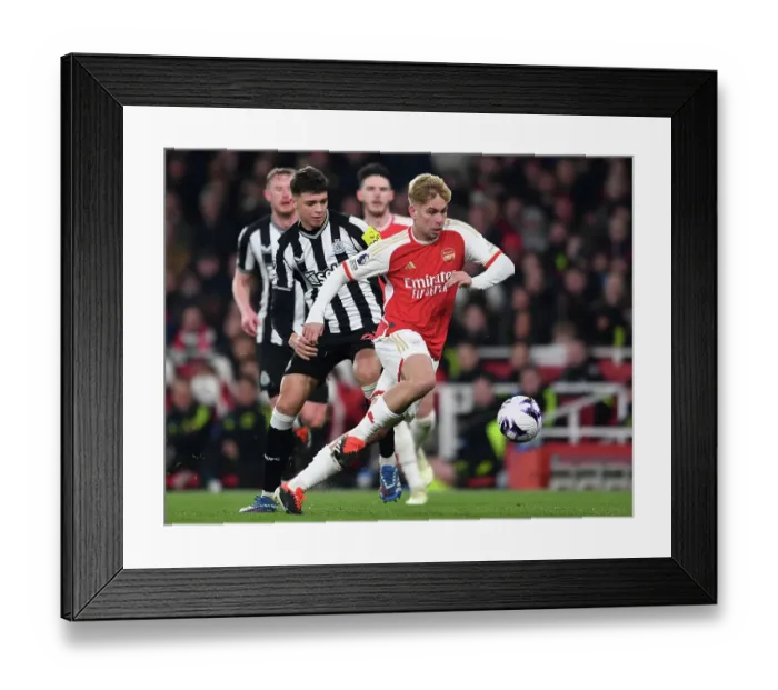 Framed Print : Arsenal FC v Newcastle United - Premier League
