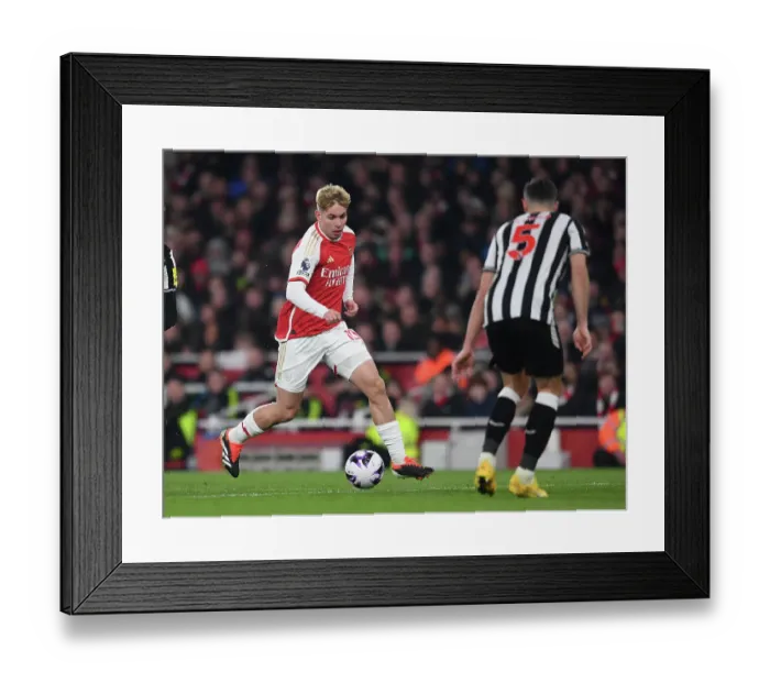 Framed Print : Arsenal FC v Newcastle United - Premier League