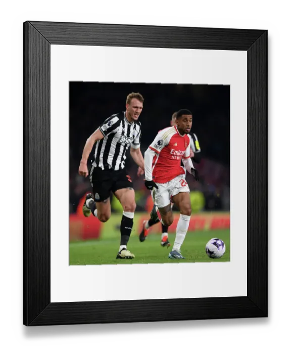 Framed Print : Arsenal FC v Newcastle United - Premier League Framed Print : Arsenal FC v Newcastle United - Premier League