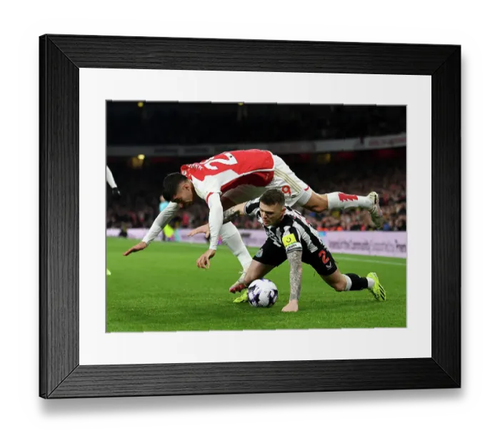 Framed Print : Arsenal FC v Newcastle United - Premier League