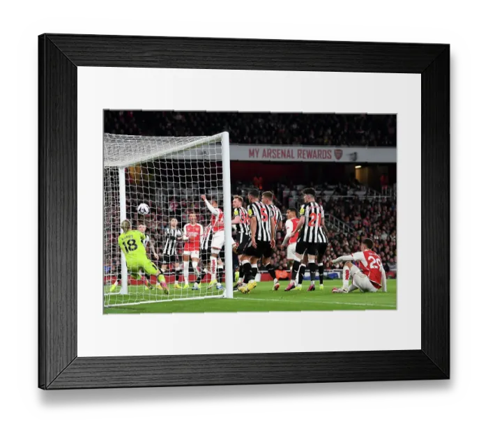 Framed Print : Arsenal FC v Newcastle United - Premier League