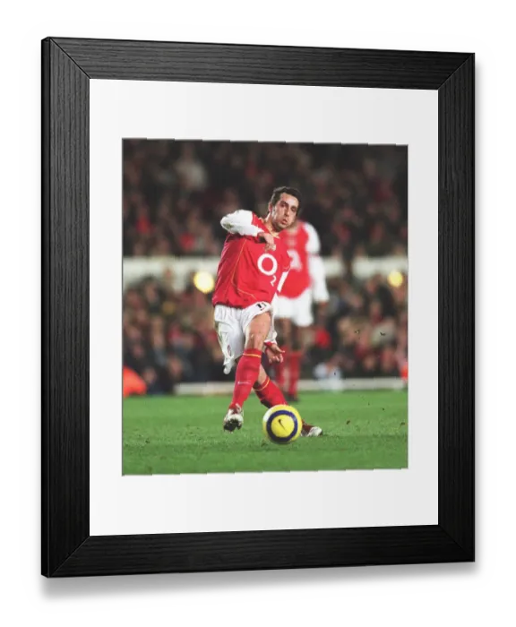Framed Print : Arsenal's Dominant Victory: 5-1 Over Crystal Palace in the Premier League, Highbury, London, 2005 Framed Print : Arsenal's Dominant Victory: 5-1 Over Crystal Palace in the Premier League, Highbury, London, 2005