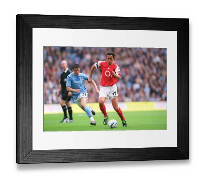 Framed Print : Edu (Arsenal) Joey Barton (Man City) Framed Print : Edu (Arsenal) Joey Barton (Man City)
