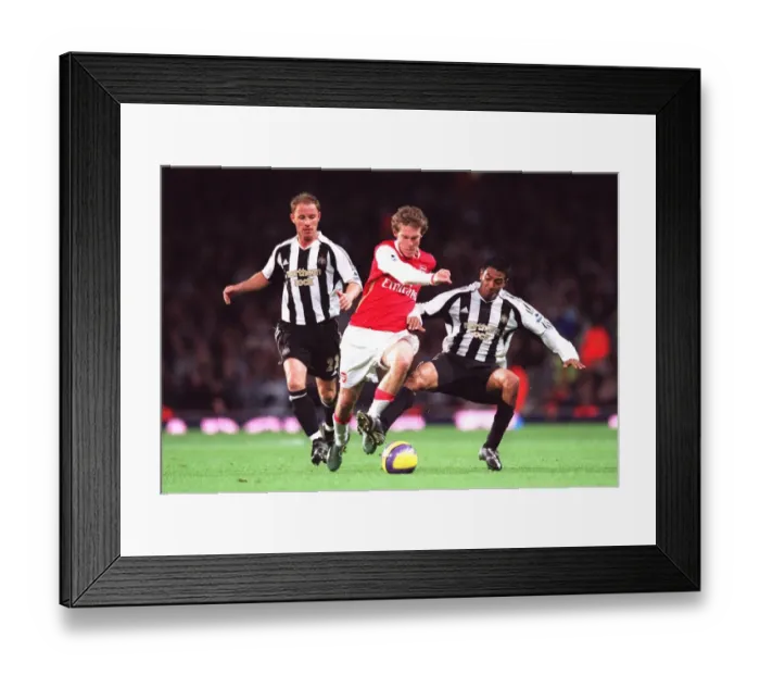 Framed Print : Arsenal's Hleb Faces Off Against Butt and Solano in 1:1 Battle at Emirates Stadium, FA Premiership, 18 / 11 / 06 Framed Print : Arsenal's Hleb Faces Off Against Butt and Solano in 1:1 Battle at Emirates Stadium, FA Premiership, 18 / 11 / 06
