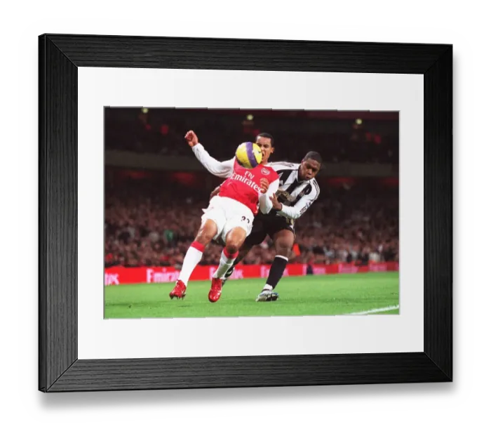 Framed Print : The Battle of the Wings: Walcott vs. Zogbia in the 1:1 Stalemate at Emirates Stadium Framed Print : The Battle of the Wings: Walcott vs. Zogbia in the 1:1 Stalemate at Emirates Stadium