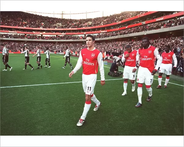 Robin van Persie and Emmanuel Adebayor (Arsenal) before the match