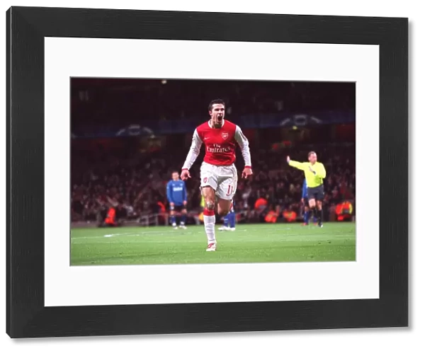 Robin van Persie celebrates Arsenals 1st goal